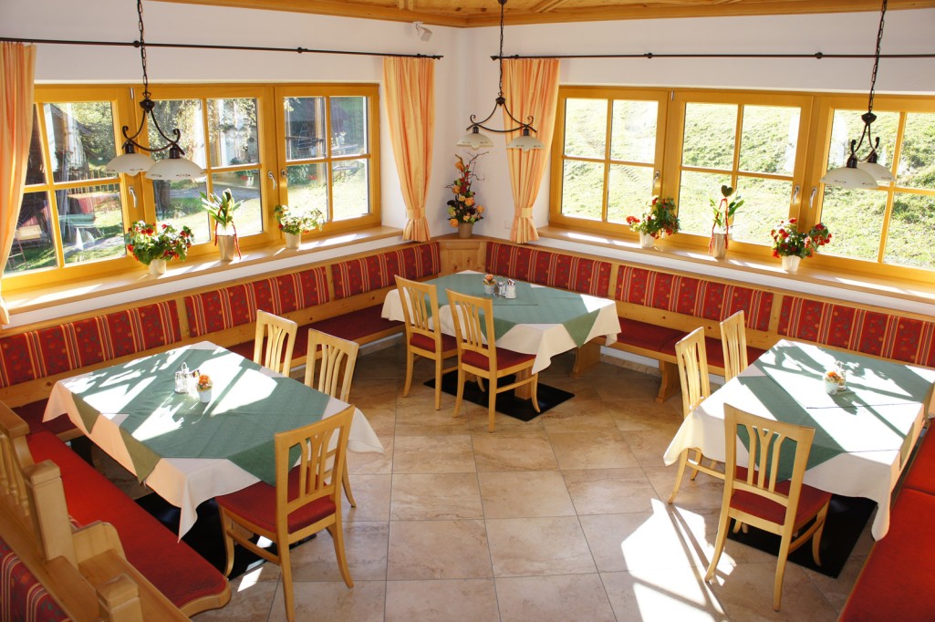 Cafe- und Fruehstuecks-Stube am Dirtlergut 